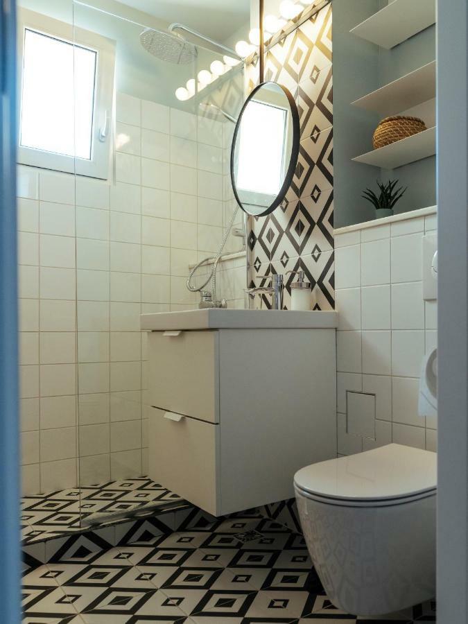 Parklake Design Apartment - Fabulous View - Netflix Bukarest Kültér fotó